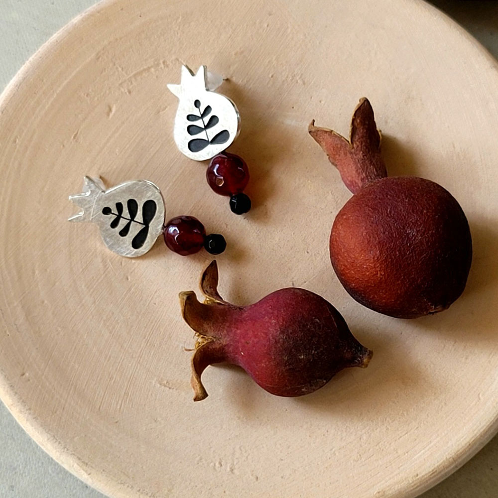 Handmade 925 Silver Earrings - Pomegranate and Agate Design (Dangle/Claw)