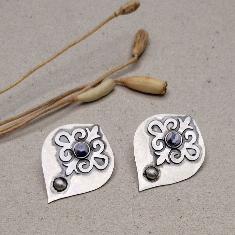 Handmade 925 Silver Earrings with Sodalite Stone - Slime Design, Black Ink, Claw