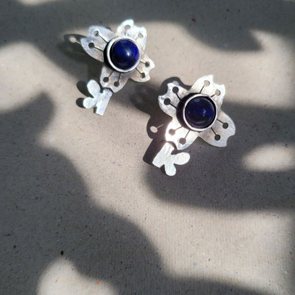 Handmade 925 Silver Lapis Lazuli Earrings - Flower and Cross Design (Claw)