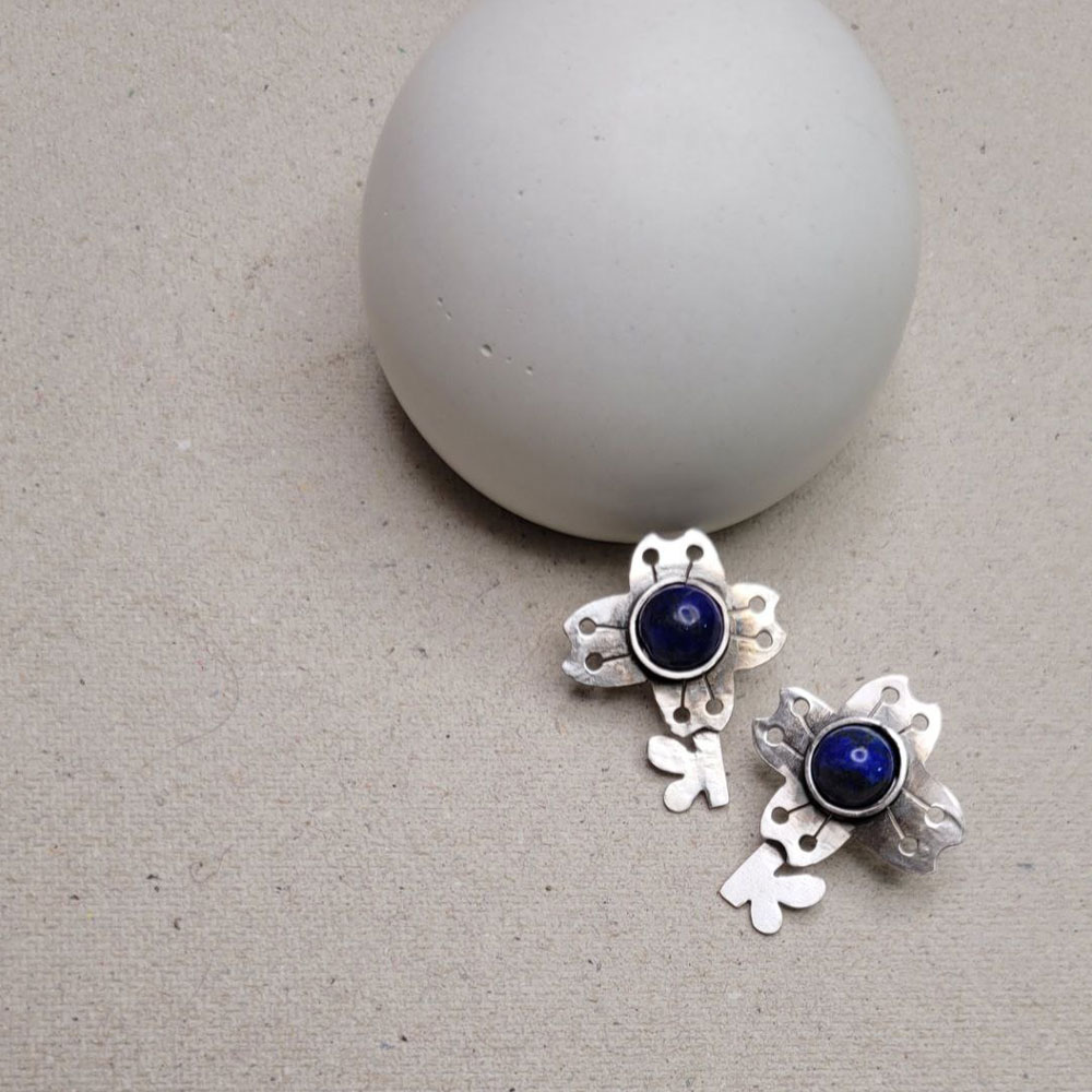Handmade 925 Silver Lapis Lazuli Earrings - Flower and Cross Design (Claw)